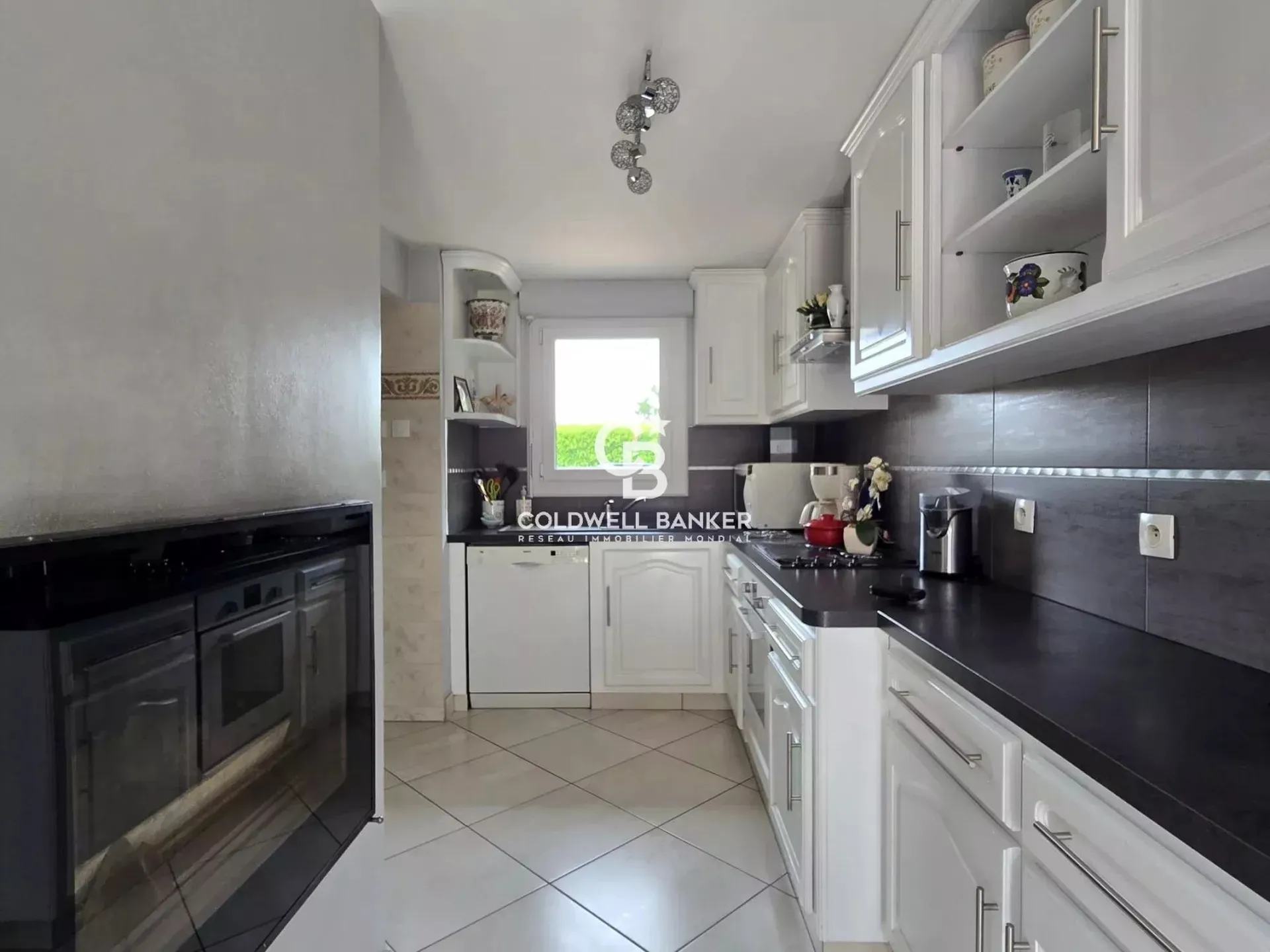 acheter une maison de famille à yvré l'évêque avec grand jardin