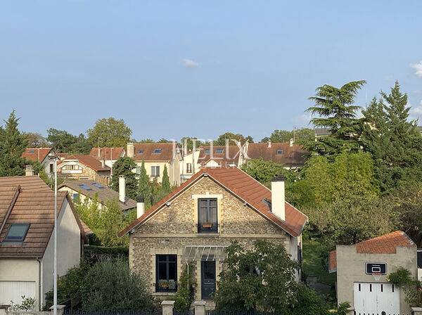 Le Pecq- quartier Mexique -3 pièces lumineux et traversant en parfait état