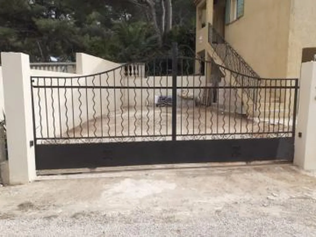 FABRICATION ET POSE PORTAIL EN FER FORGE MARTIGUES BDR PACA 13