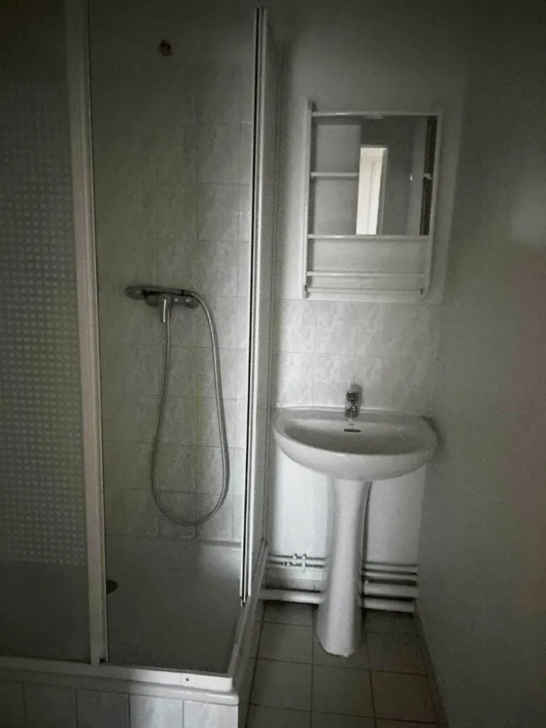 Dans une très belle résidence calme et sécurisée