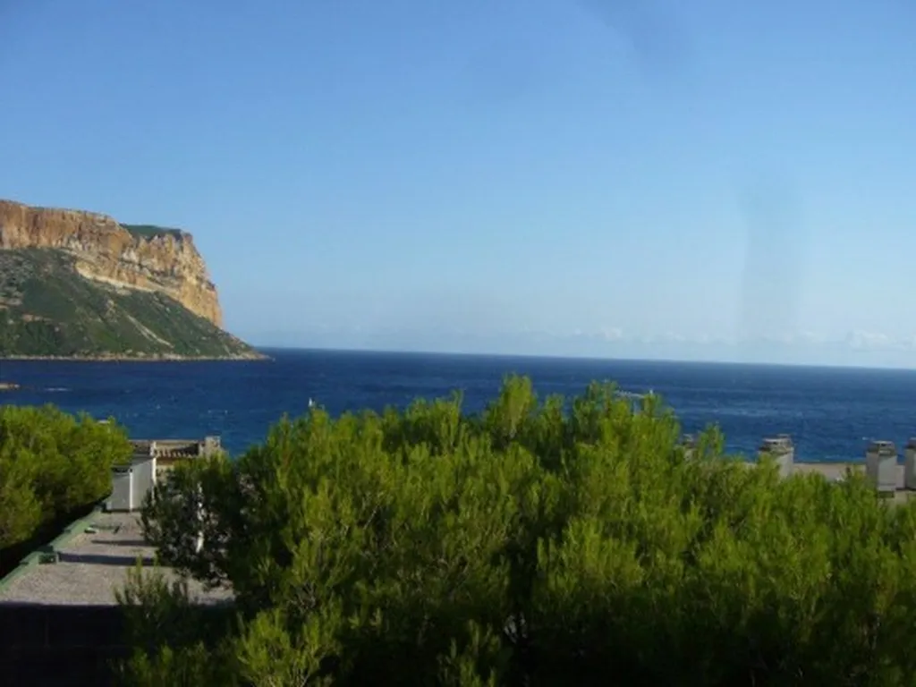 A vendre appartement 3 Cassis face à la baie avec terrasses dans résidence standing à 100 m du port