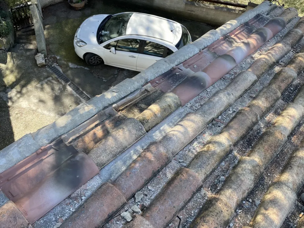 Intervention de couvreur pour une rénovation de toiture à Gardanne 13130 près de Aix en Provence 13100