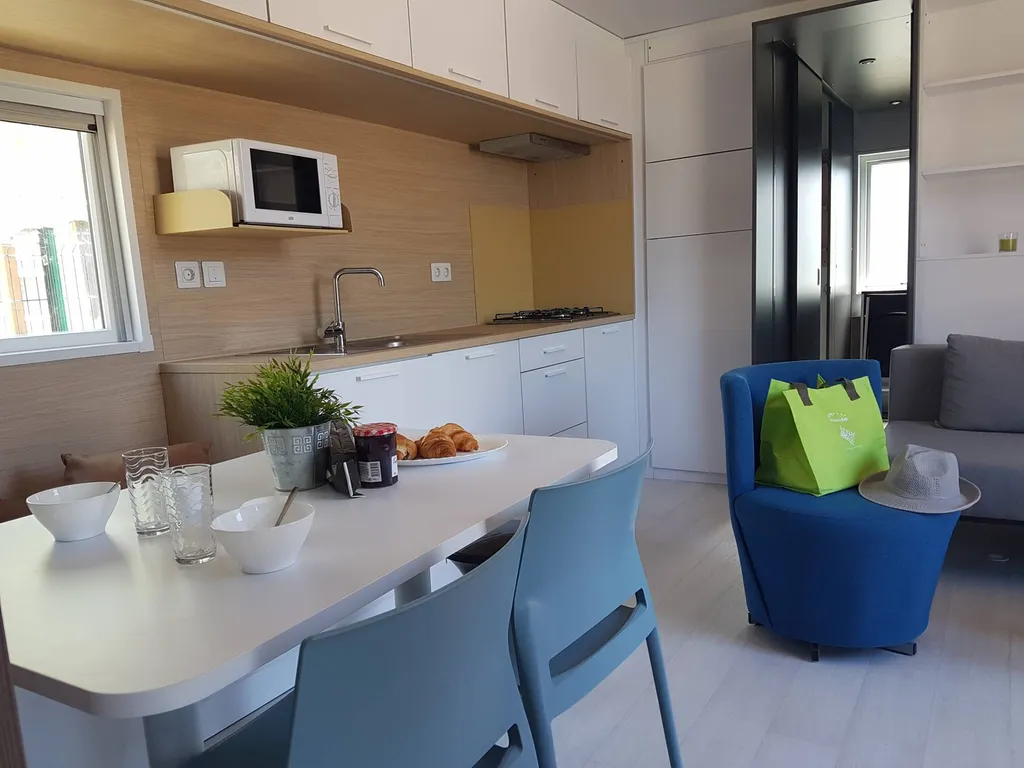 Vacances d'été location juillet dans l'Hérault en camping bord de mer  a Sete