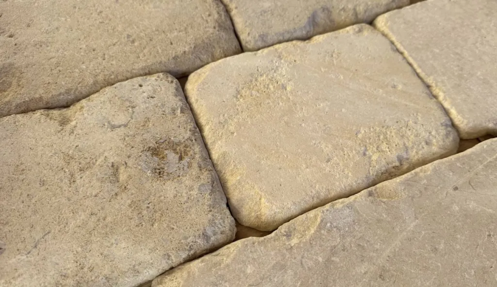 Limeyrat, Montagnac d'Auberoche Pavé Antica