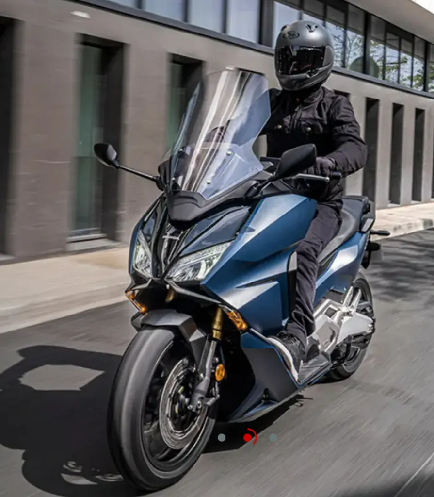 SCOOTER NEUF HONDA 750 