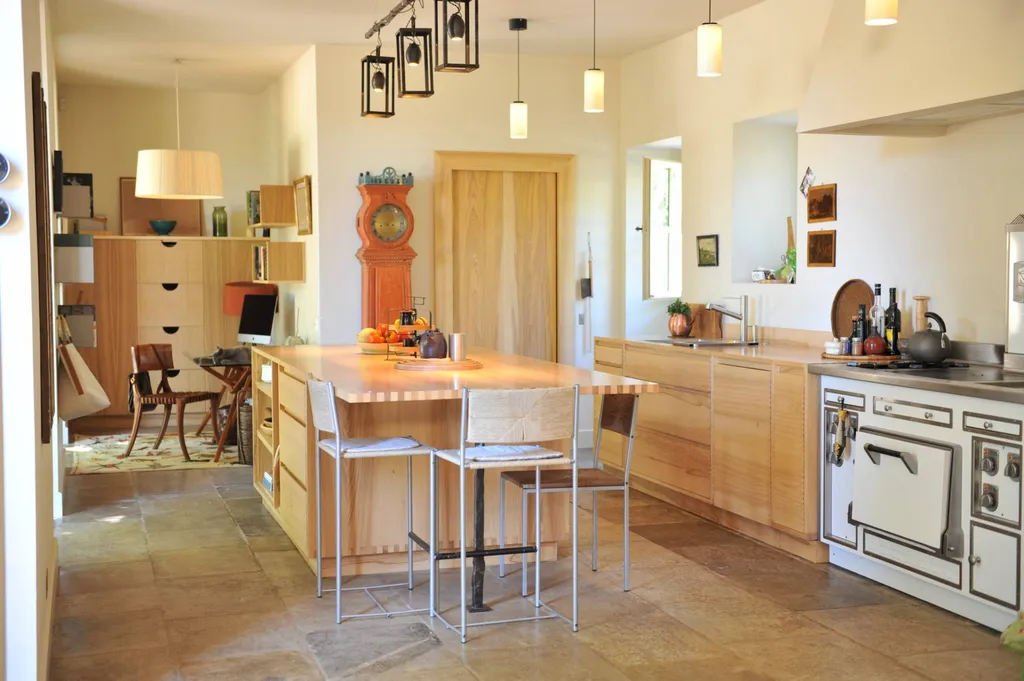 Saint-Rémy-de-Provence, exceptionnelle propriété agricole sur 11 hectares   