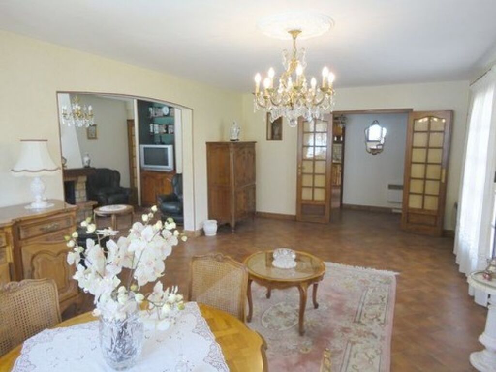 Vente maison Roquefort la bédoule au calme sur 675m² de terrain plat