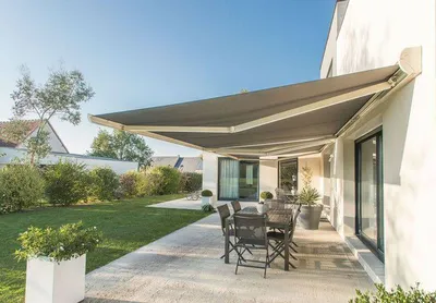 Pose de store banne extérieur électrique dans les Monts d'Or