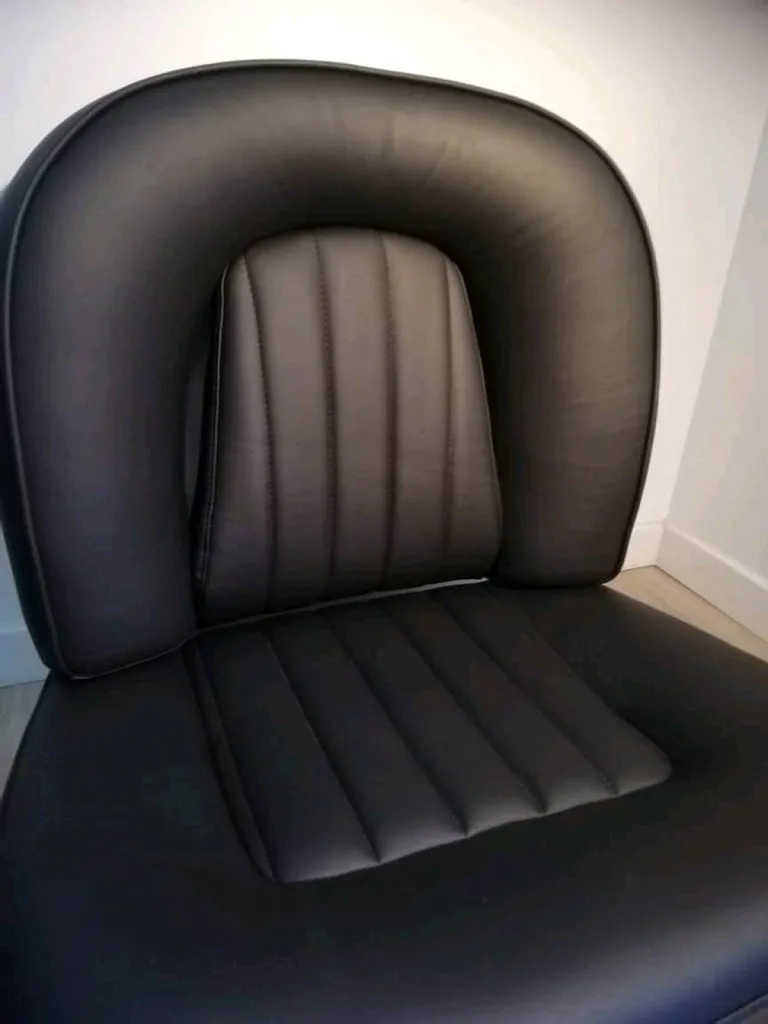 Rénovation d'une ancienne voiture à bordeaux 