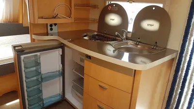 VENDUE CARAVANE HOBBY DE LUXE 495UL LIT CENTRAL TRANSVERSAL 4 COUCHAGES