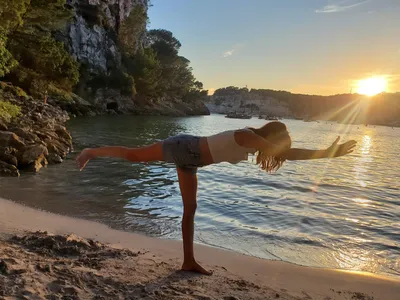 Yoga doux pour se détendre relâcher les tensions et pratiquer une activité physique adaptée favorisant le bien-être et la relaxation profonde durable près de Bordeaux