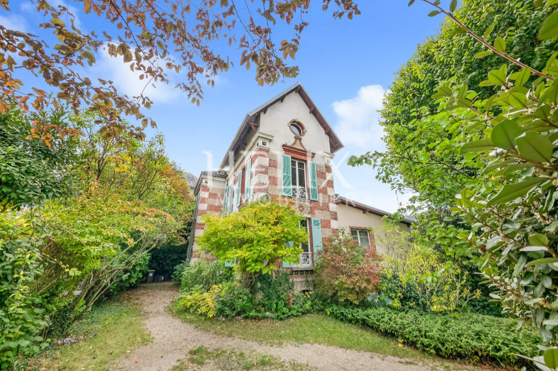 Magnifique maison à Marly-le-Roi,  proche gare SNCF, à 10 minutes de Saint Germain en Laye
