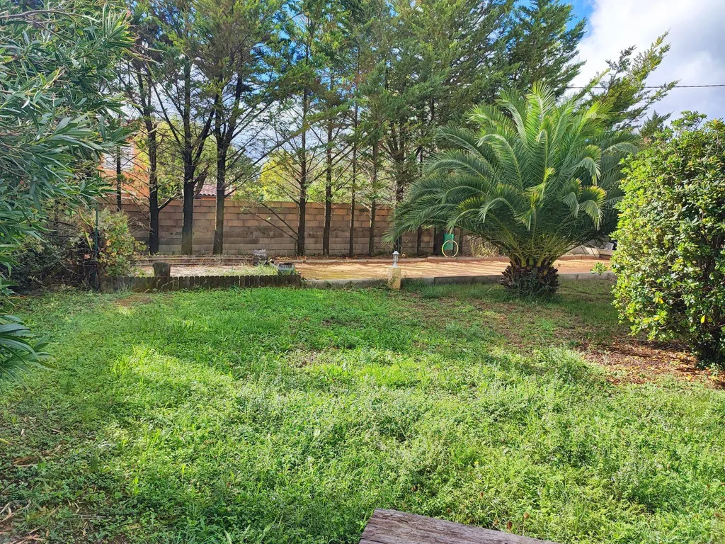 BIEN NON DISPONIBLE CAR VENDU  proche centre ville de Puget-Ville, terrain de 384 m²