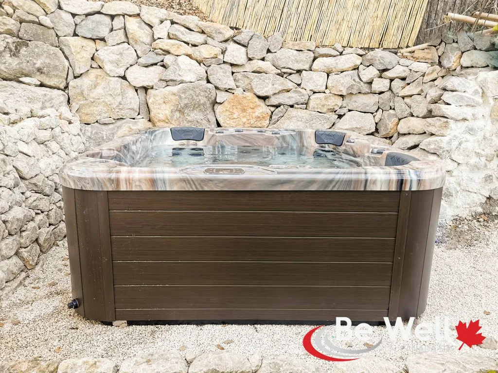 jacuzzi canadien dans la neige à mimet