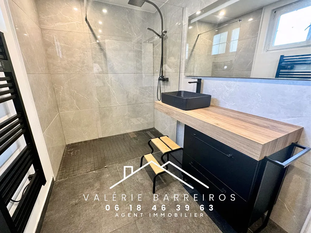 À vendre, maison de 207m² sur un terrain de 1200m² située à Oissel 76350