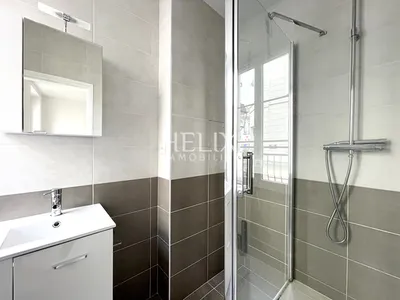 Studio à louer avec balcon à Saint Germain en Laye, 2 mn du RER A!