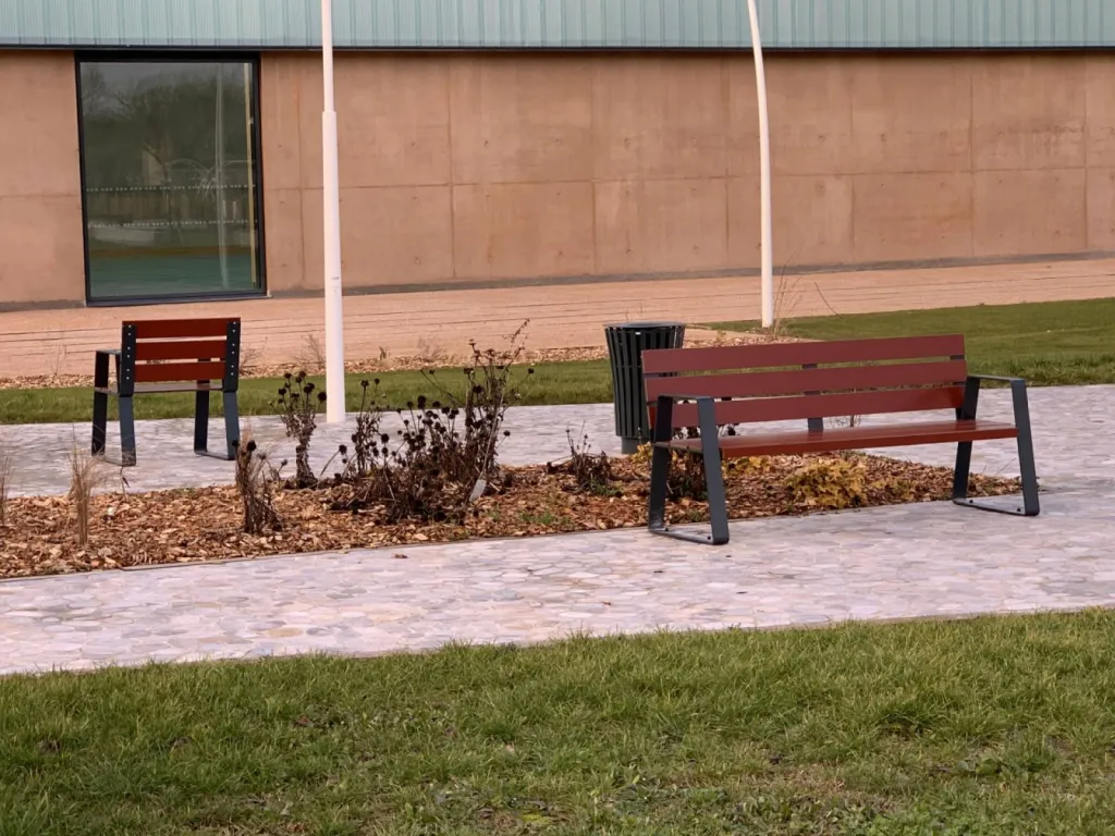 Banc urbain près de Bourg en Bresse FRANCE