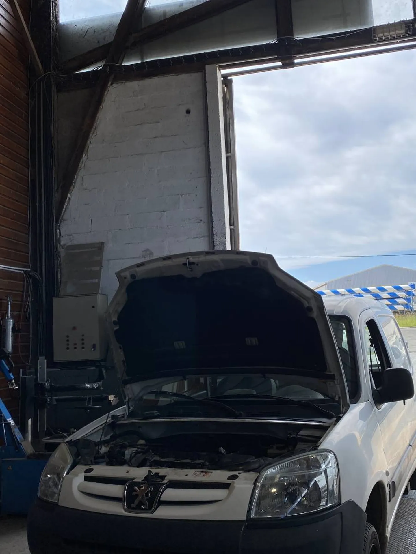 Révision utilitaire Peugeot Partner pour professionnel proche de Bordeaux en Gironde