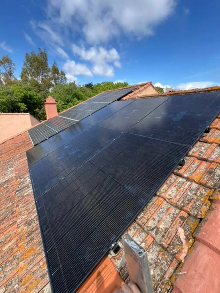 Installation de 6 panneaux solaires photovoltaïques avec Provence Energie Solaire Services à La Ciotat votre expert depuis 2O ans 