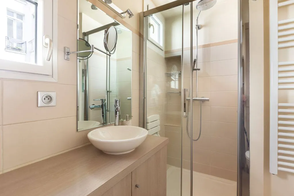 A vendre Grand studio en excellent état - Pl des Ternes / Renaudes 75017