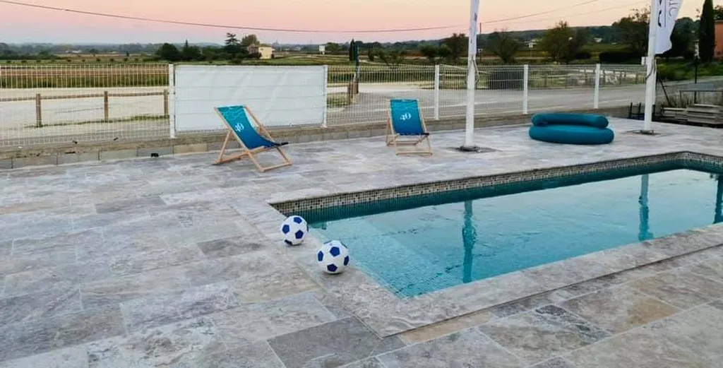 MARGELLE PISCINE TRAVERTIN SILVER 1er CHOIX 