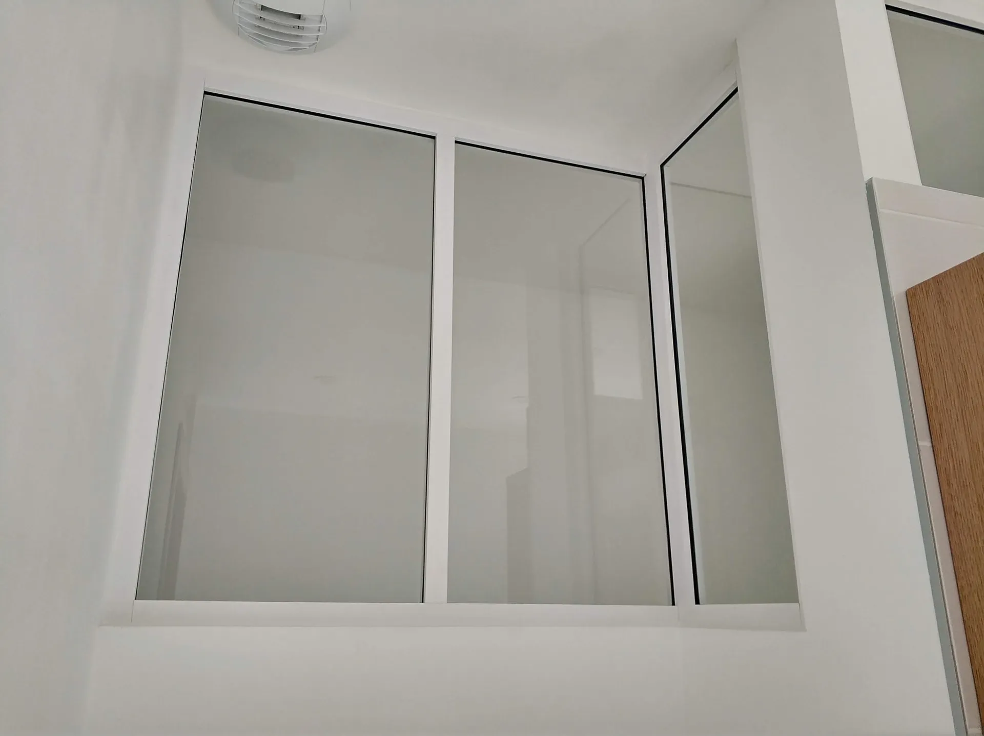 Pose de Verrières Blanches en Aluminium à Rabastens dans le Tarn (81)
