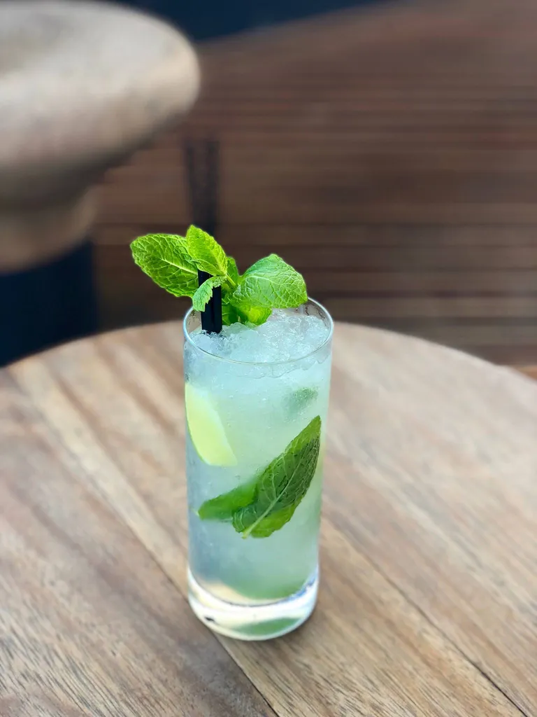 Mixologie de haut niveau : l’art de surprendre vos clients avec des cocktails uniques