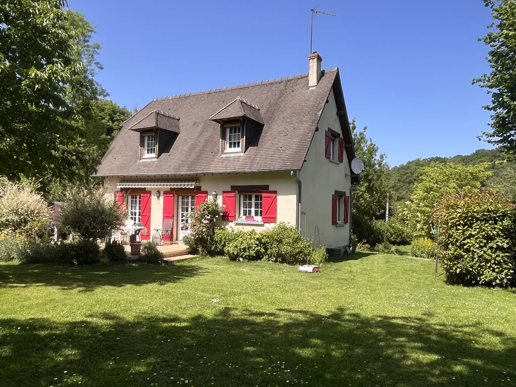 A vendre - Belle Maison de 3 chambres sur sous-sol, édifiée sur un terrain arboré de 4200m²