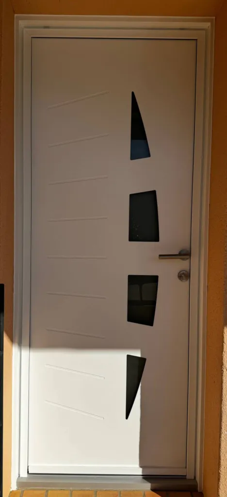 Pose de porte d'entrée sur mesure à Salon-de-provence