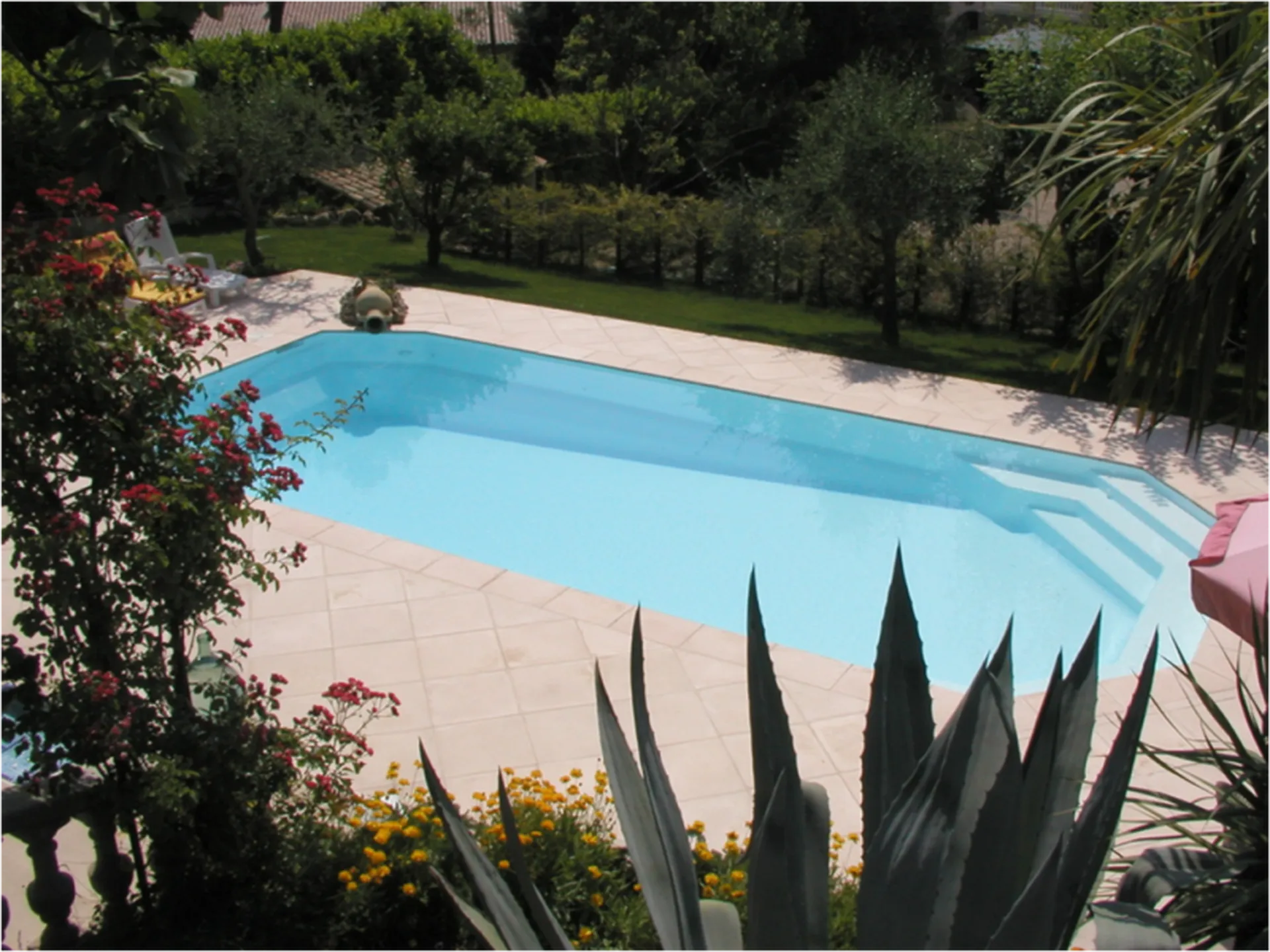 piscine fond incliné modèle Majorelle