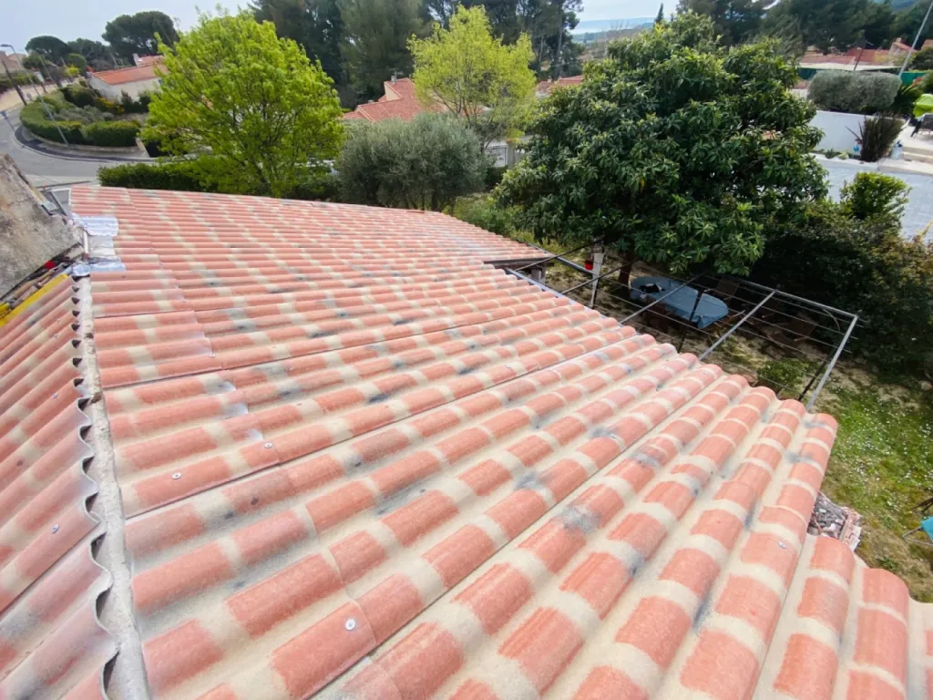 Changement d’une toiture de type PST Canal sur Martigues