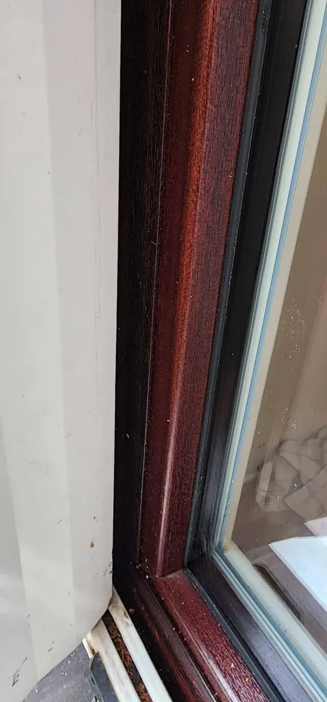 Installation de fenêtres PVC sur-mesure à Écully