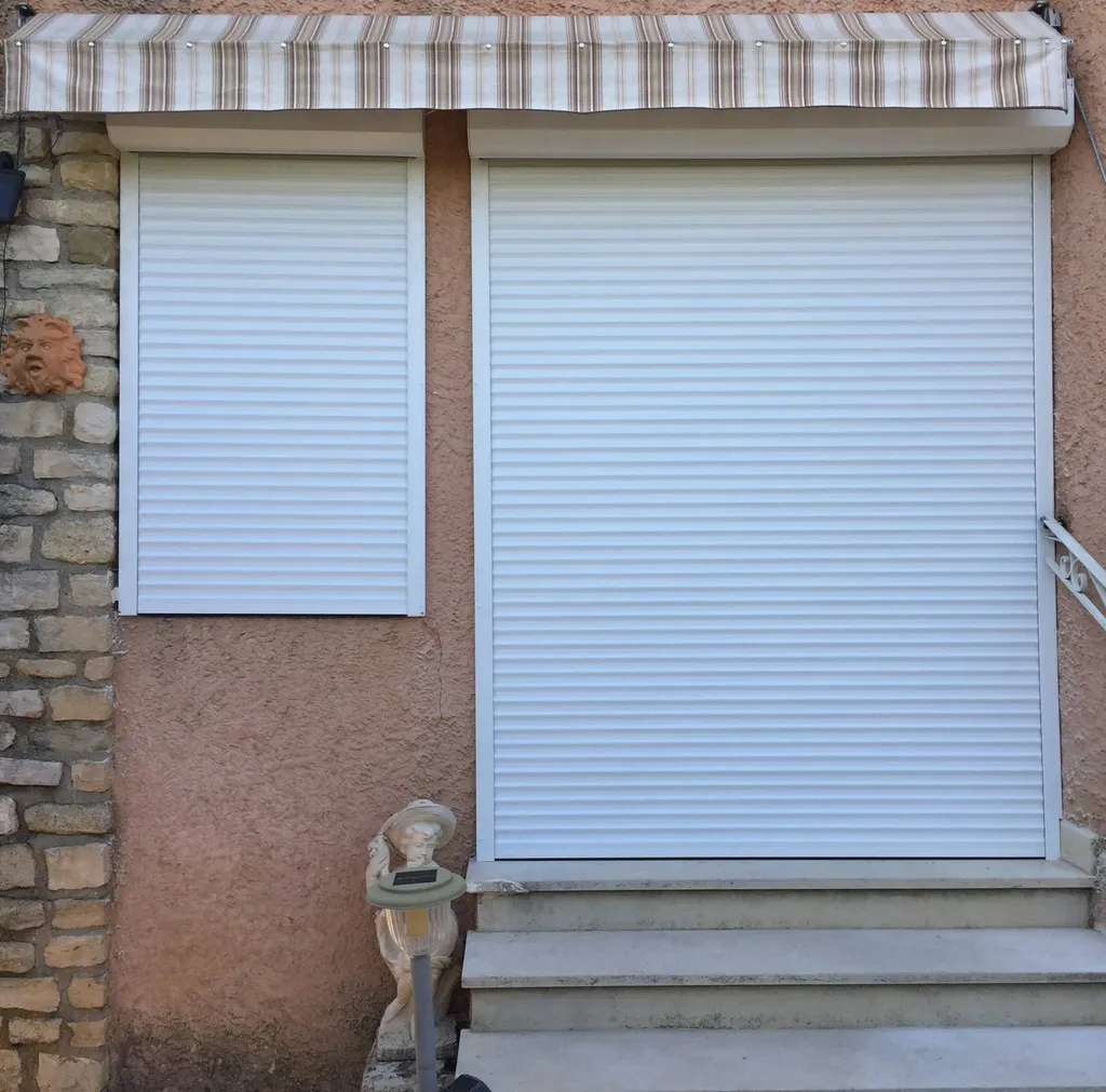 Volets roulants blanc 84 - Vue de Face