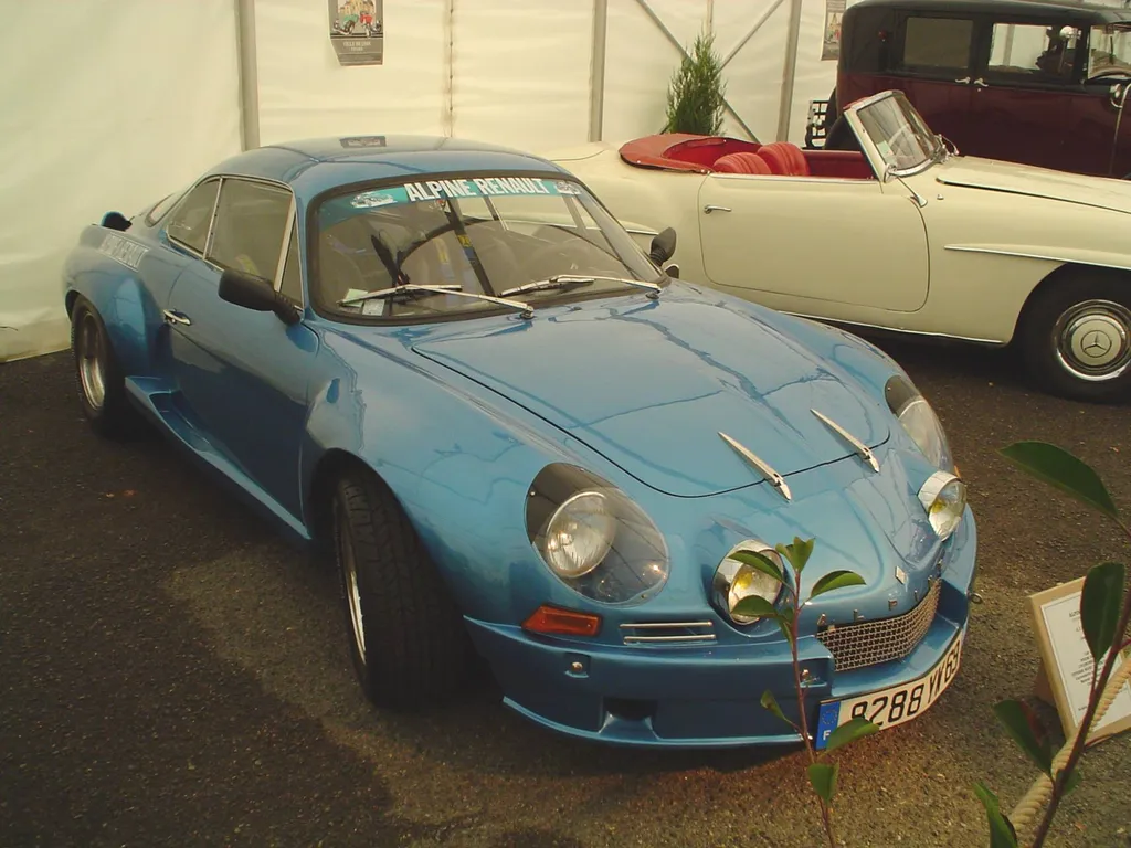 Exposition voiture anciennes du musée Malartre.