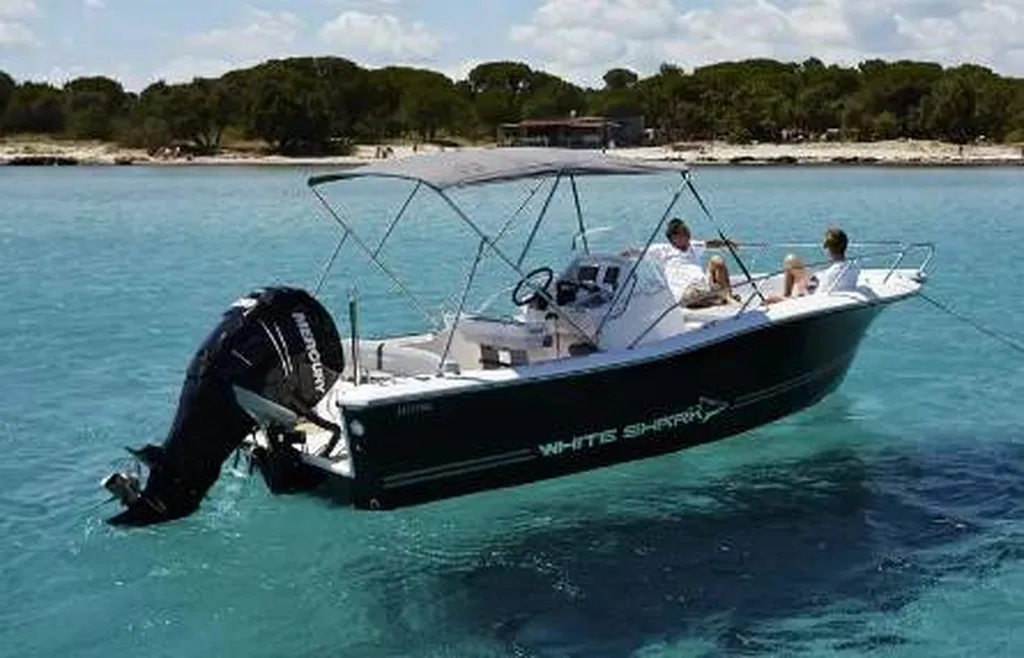 Acheter le bateau 230 CC White Shark à Bandol