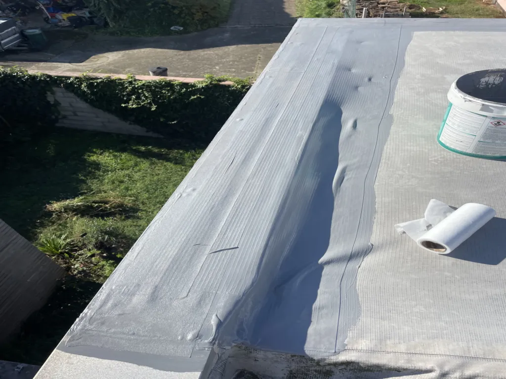 Après la réalisation d'une rénovation et application d'une résine d'étanchéité en deux couches  référence produit Everfast travaux réalisé a Narosse, dans les landes (40)