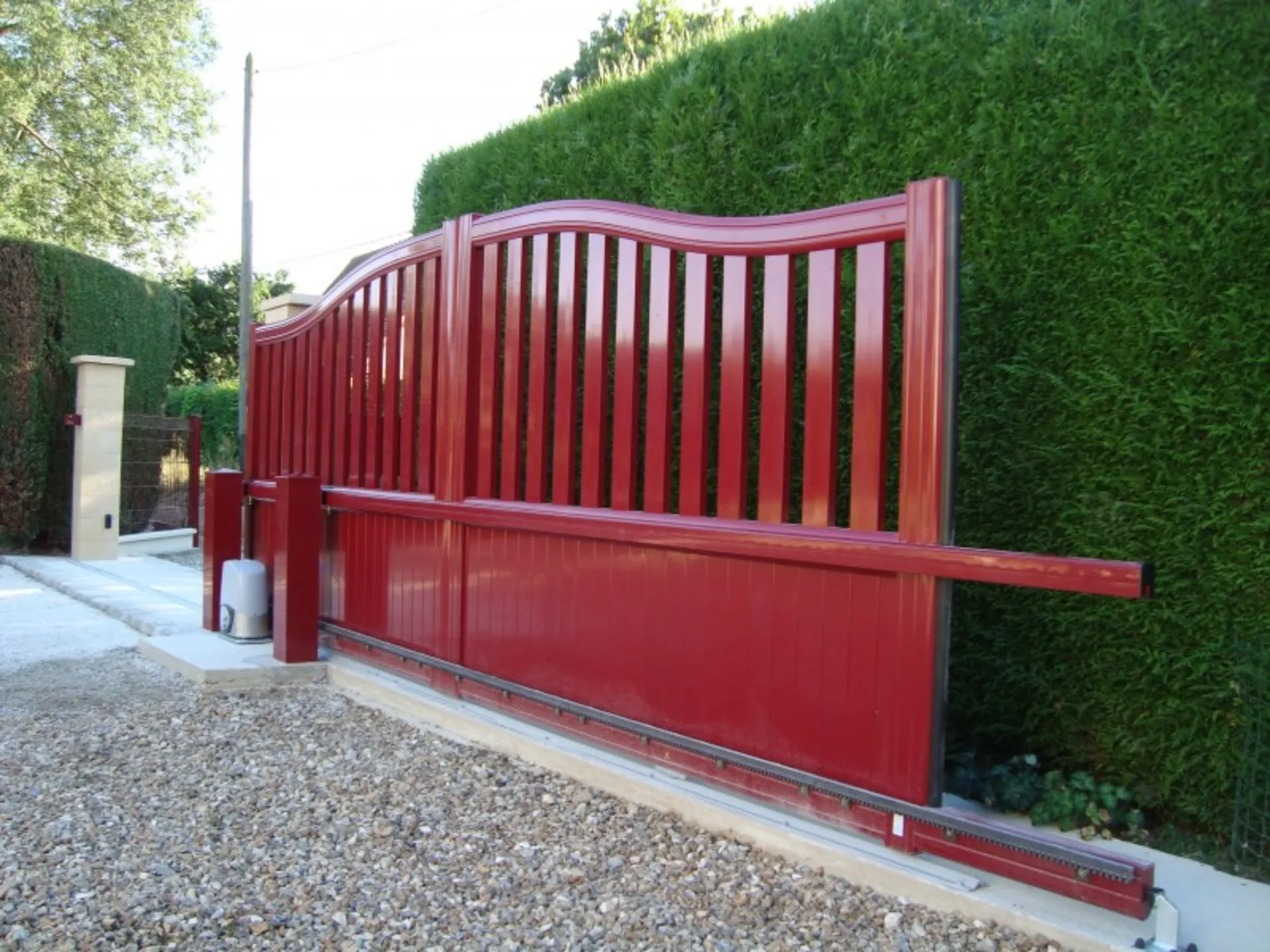 Réalisation de motorisation pour portail coulissant aluminium