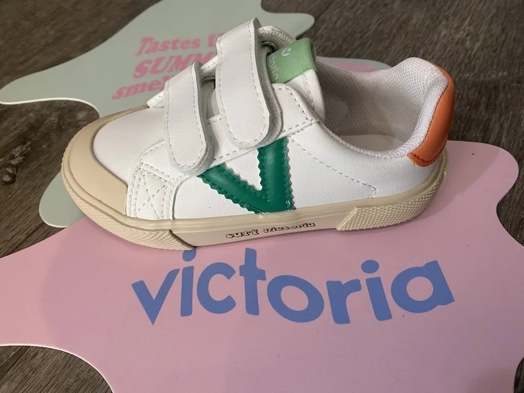 Les tennis VICTORIA à scratch pour enfants à LIBOURNE chez BABY VILA