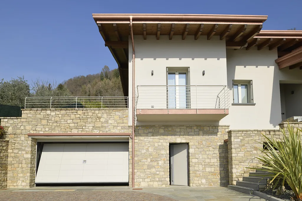 Porte de garage basculante design Silvelox modele Secur