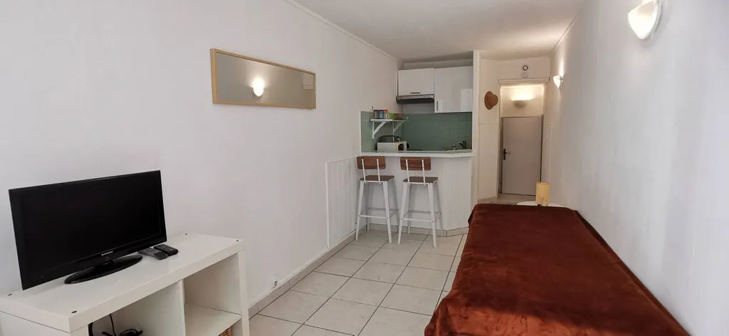 Studio Cassis en rez-de-rue au cœur du village 