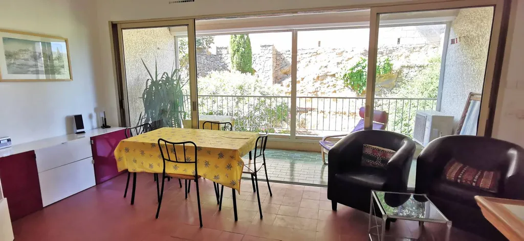 Vente appartement T1/2 Cassis  avec terrasse et ascenseur dans le centre