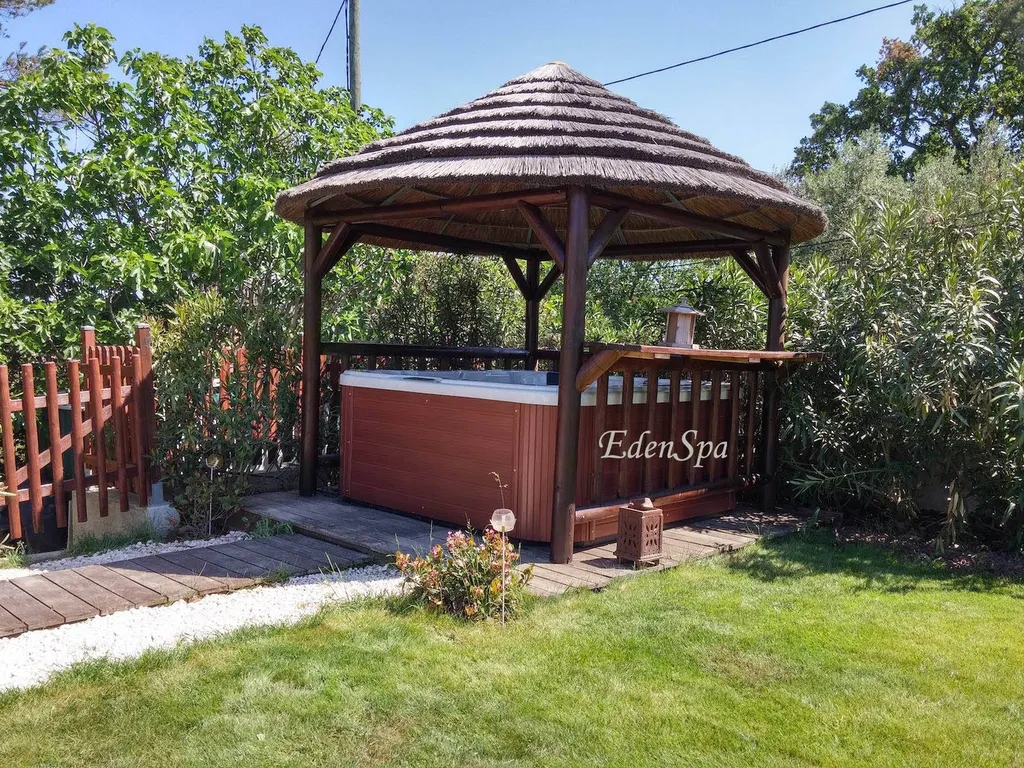 spa 6 places gazebo haut de gamme fuveau