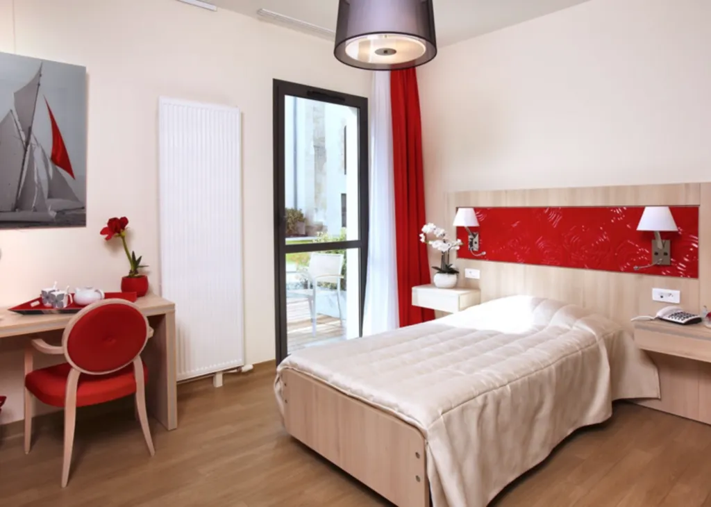 Mobilier pour cliniques 83