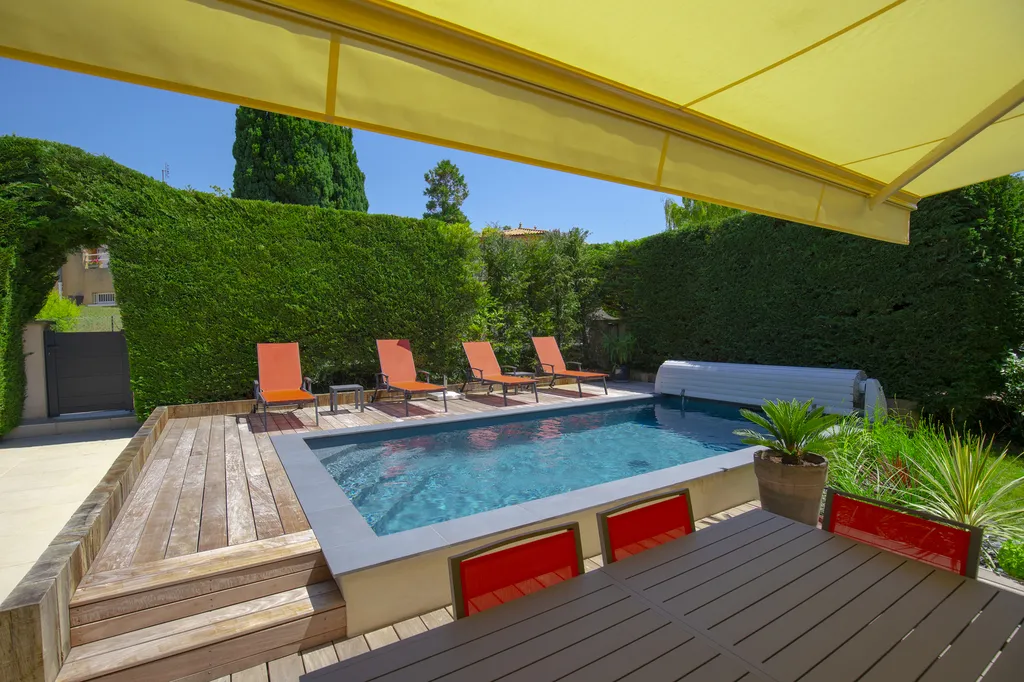 Construction de piscine et aménagement paysager à Genay