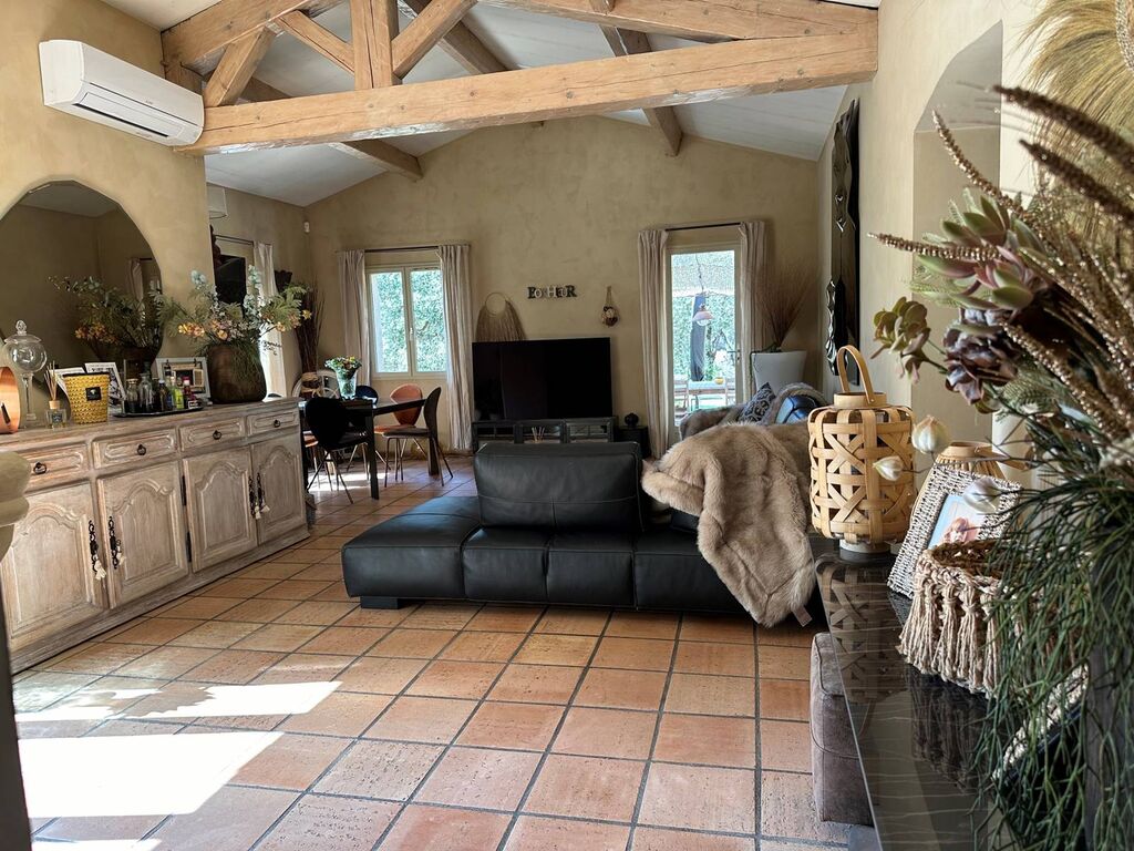 Cassis - Bastide en campagne avec piscine et belle vue dégagée   