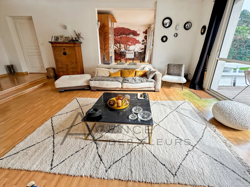 A vendre, maison d'architecte d'exception de 235 m² sur un terrain de 1300 m² située à La Londe