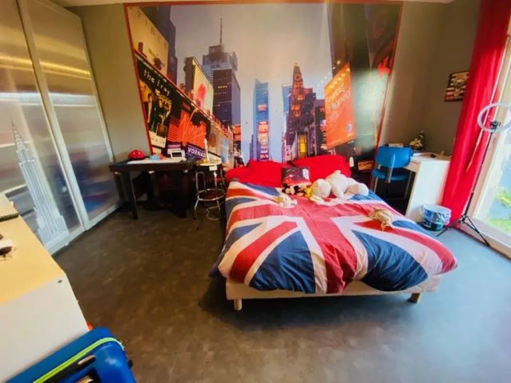 A acheter superbe maison de 160m² avec deux garages sur 2000m² de terrain sur deux niveaux sur la commune de FRENEUSE 76410