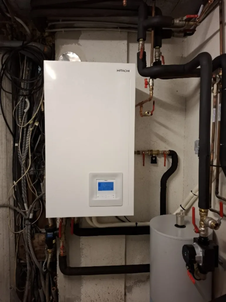 Installation d'une PAC air-eau au meilleur prix avec PESS à La Ciotat 