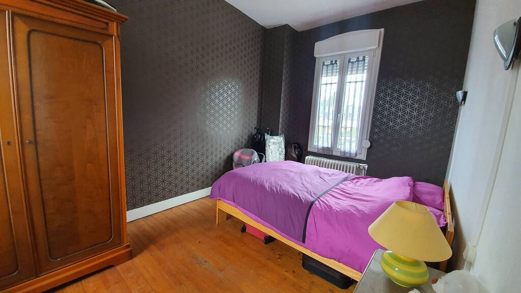 A vendre maison de village, 3 chambres, proche de Gamaches 80220 et à 15 minutes de la mer et des 3 villes soeurs. ( Eu 76260 - Le Tréport 76470 - Mers les Bains 80350 )