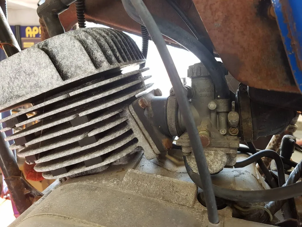 RESTAURATION YAMAHA DTE 125 DE 1977 LA SEYNE SUR MER